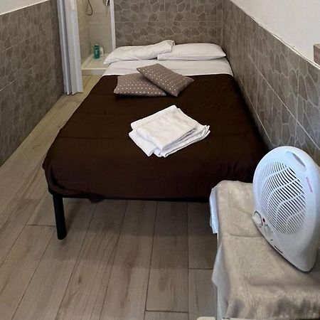 Basso Di Napoli Esterno foto